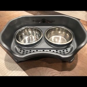 Neater feeder dog feeders